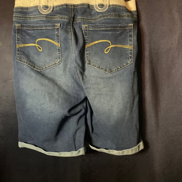 Shorts - Picture 2 of 2